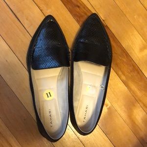 Tahari black flat loafer shoes
